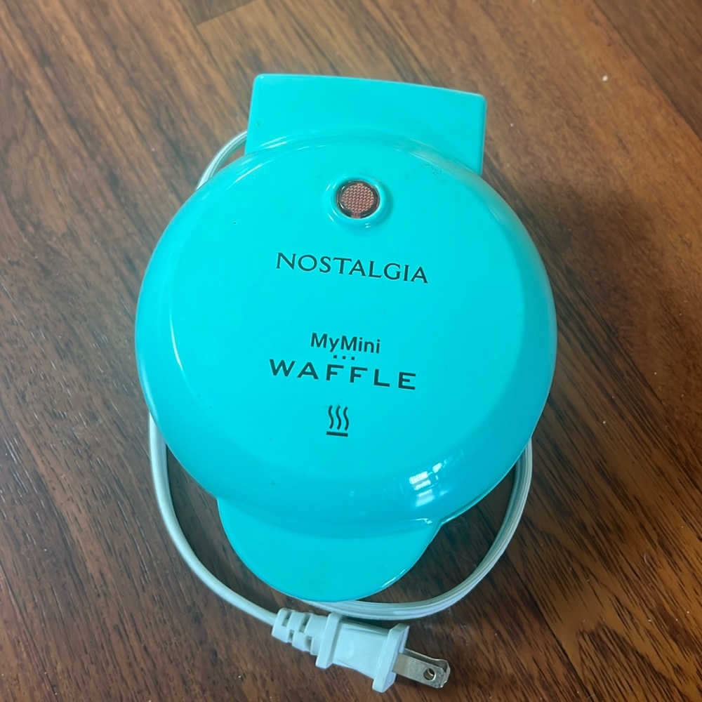 Nostalgia MiMini Waffle Maker